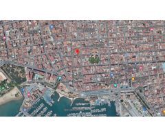 AMPLIO APARTAMENTO DE 3 DORMITORIOS EN EL CENTRO DE TORREVIEJA CON GARAJE Y 2 TRASTEROS