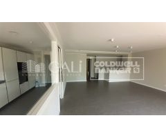 Dúplex de alto estanding de 4 habitaciones con acceso a gimnasio, piscina y jacuzzi
