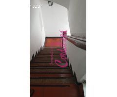 CASA JUNTO A LA CATEDRAL