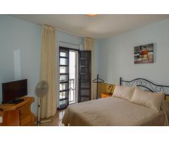 Chalet de 3 dormitorios, gran terraza y parquing en Arguineguin
