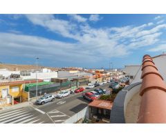 Chalet de 3 dormitorios, gran terraza y parquing en Arguineguin