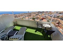 Coqueto apartamento con preciosas vistas al mar y a toda Loma Dos