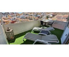 Coqueto apartamento con preciosas vistas al mar y a toda Loma Dos