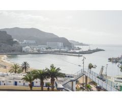 Apartamento con terraza soleada y vistas al mar en Puerto Rico