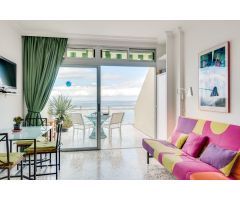 studio en primera linea de las Canteras, con preciosas vistas al mar