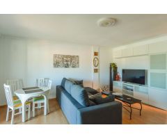 Encantador dúplex de 2 dormitorios con vistas al mar en Loma Dos