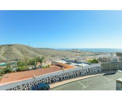 Encantador dúplex de 2 dormitorios con vistas al mar en Loma Dos