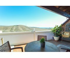 Encantador dúplex de 2 dormitorios con vistas al mar en Loma Dos