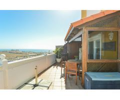 Encantador dúplex de 2 dormitorios con vistas al mar en Loma Dos
