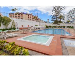Apartamento con terraza y vistas a la piscina en el CC. El Yumbo