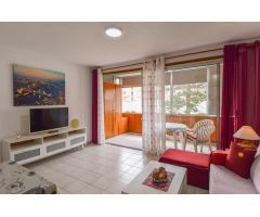 Apartamento con terraza y vistas a la piscina en el CC. El Yumbo