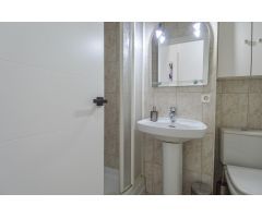 Apartamento con terraza y vistas a la piscina en el CC. El Yumbo