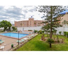 Apartamento con terraza y vistas a la piscina en el CC. El Yumbo