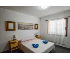 Apartamento de 2 dormitorios con vistas al mar en Amadores