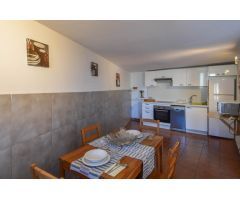 Tríplex con terraza espaciosa y vistas al mar en Loma Dos