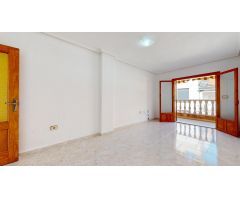 Oportunidad única a 125 m, de las playas en Torre de la Horadada!