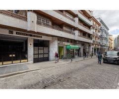 GRAN PLAZA DE GARAJE Y TRASTERO EN CALLE SAN ANTON