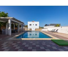 Casa independiente con piscina en Cañadas del Paque