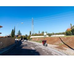 Estupenda parcela a tan solo 300mt de Granada Capital