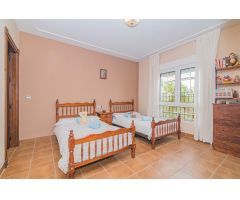 Chalet Independiente en Los Altos de la Zubia