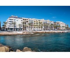 Ático Dúplex de Lujo con Vistas Panorámicas al Mar – Primera Línea en Torrevieja