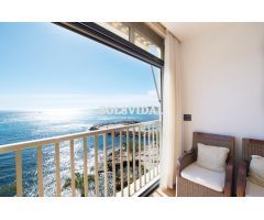 Ático Dúplex de Lujo con Vistas Panorámicas al Mar – Primera Línea en Torrevieja