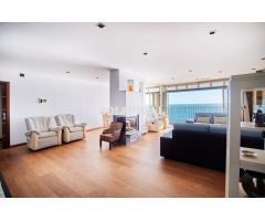 Ático Dúplex de Lujo con Vistas Panorámicas al Mar – Primera Línea en Torrevieja