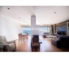 Ático Dúplex de Lujo con Vistas Panorámicas al Mar – Primera Línea en Torrevieja
