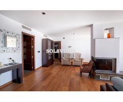 Ático Dúplex de Lujo con Vistas Panorámicas al Mar – Primera Línea en Torrevieja