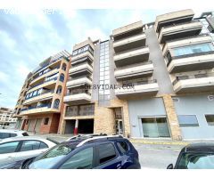 SOL8VIDAL VENDE garaje en edificio de lujo en la redonda de la avenida Duque de Tamames.