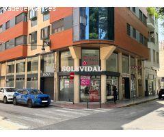 ¡OPORTUNIDAD EN PLENO CENTRO DE ORIHUELA! Se alquila local comercial de 115 m²