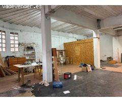 Local en venta en Manresa, ideal para cinco vehículos