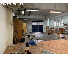 Local en venta en Manresa, ideal para cinco vehículos