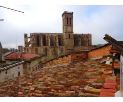 Local con bóveda de piedra en Z. Pl. Ayuntamiento.