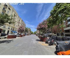 Piso con encanto en Sants-Badal con parking y vistas despejadas