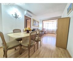 Piso con encanto en Sants-Badal con parking y vistas despejadas