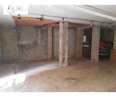 AMPLIO LOCAL COMERCIAL DE 2 ALTURAS CERCA PLAZA DE TOROS