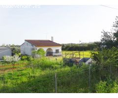 Casa, nave y parcela de 2.716 M2 a pocos metros de la carretera y de la A-49.