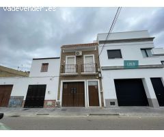 Casa en venta en Los Palacios, Calle Antonio Gala – Junto a la Plaza de las Flores