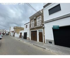 Casa en venta en Los Palacios, Calle Antonio Gala – Junto a la Plaza de las Flores