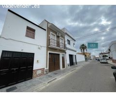 Casa en venta en Los Palacios, Calle Antonio Gala – Junto a la Plaza de las Flores