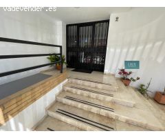 Piso luminoso con terraza y vistas despejadas en Calle Arroyo (Sevilla)