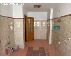 ¡Gran oportunidad en Pino Montano! Piso con ascensor y muchas posibilidades