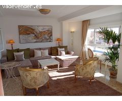 Se vende amplio piso de 4 dormitorios con vista despejadas