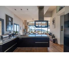 Casa con vistas panorámicas en venta en urbanización Quintmar, Sitges