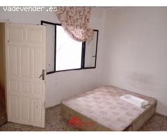 EN EXCLUSIVA, casa conservada, habitable y con muchas posibilidades en Santa Rosa.