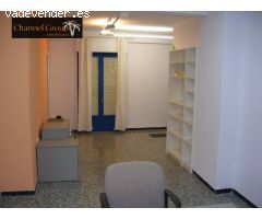 SE ALQUILA ENTRESUELO PARA OFICINA