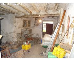 Casa de pueblo para reformar en Castell de Castells.