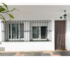 CASA DOS PLANTAS EN LA CALA DE MIJAS, SEGUNDA LÍNEA DE PLAYA