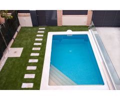 Precioso Chalet esquinero con piscina!